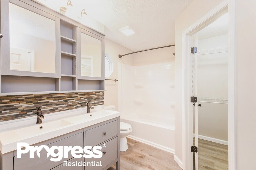 Building Photo - 2136 Walnut Meadow Ct