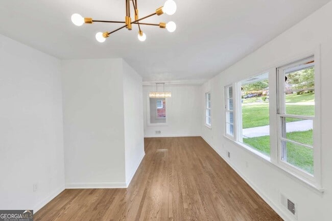 Building Photo - 2773 Fairlane Dr SE