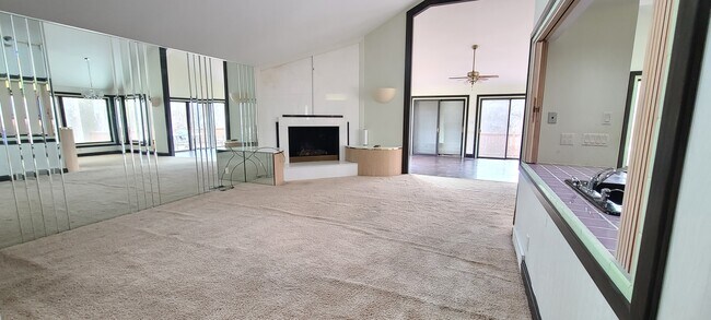 Building Photo - 1460 West Alex Bell Road