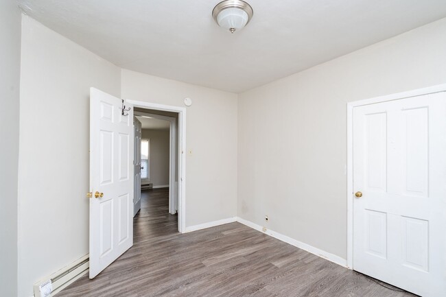 Building Photo - 1315 State St