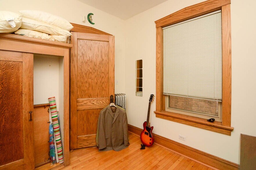 Building Photo - 1250 W Rosedale Ave