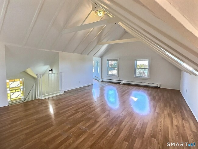 Building Photo - 93 Seaside Ave