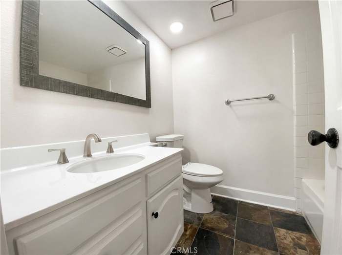 Building Photo - 3303 Deaver Dr