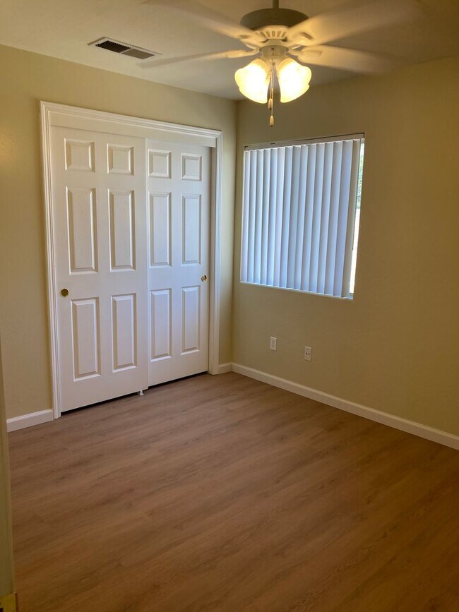 Building Photo - 12906 Merlot Dr