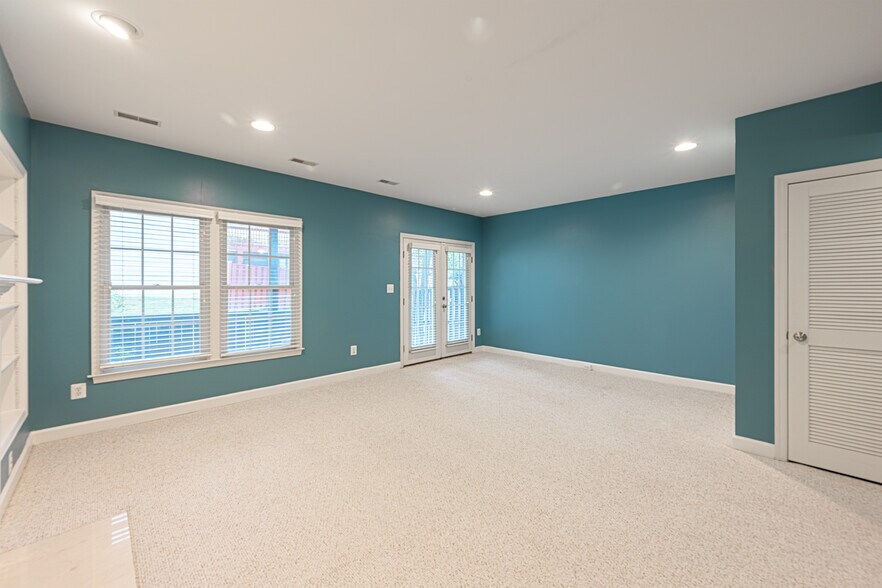 Building Photo - 43148 Katama Sq
