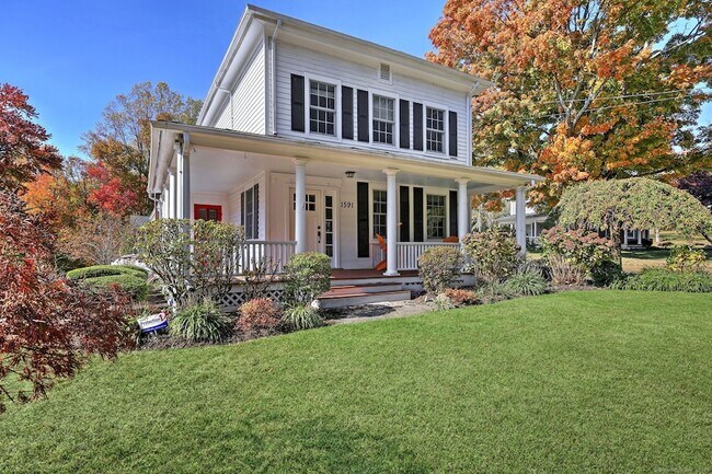 Building Photo - 1591 Huntington Turnpike