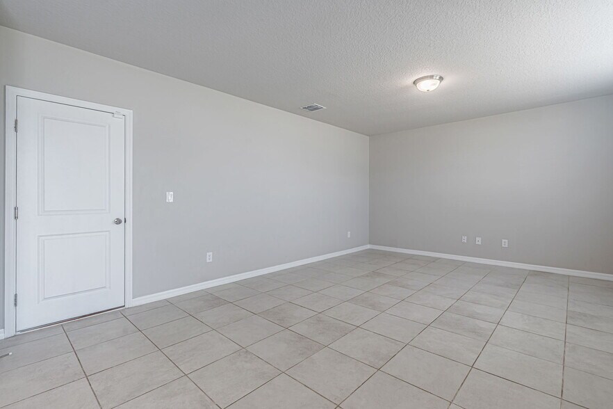 Building Photo - 3505 Bonsilva St
