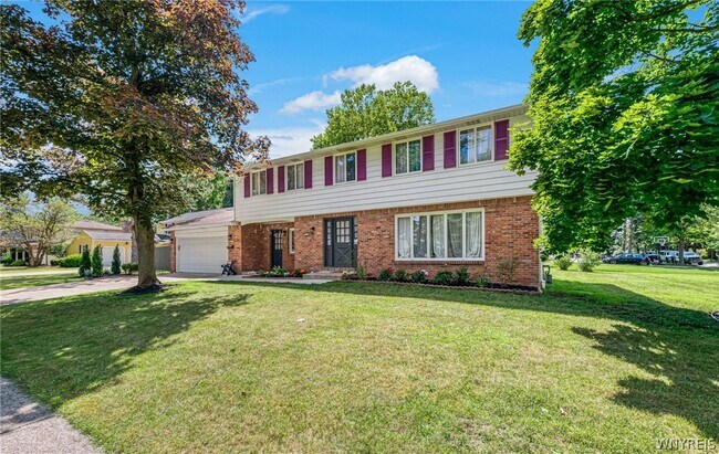 Building Photo - 71 Chaumont Dr