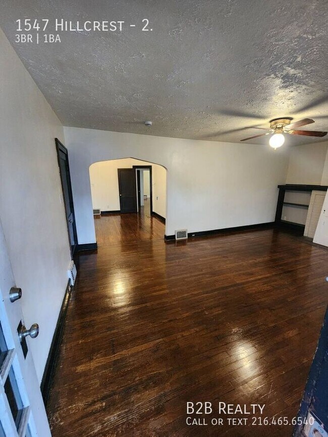 Building Photo - 1547 Hillcrest-2.