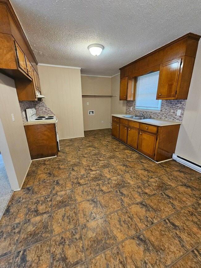 Building Photo - 3 BR near Publix!