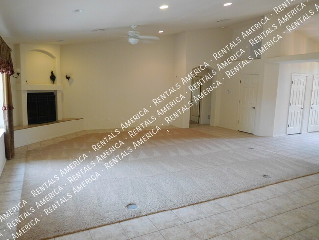 Building Photo - 5747 N 105th Ln