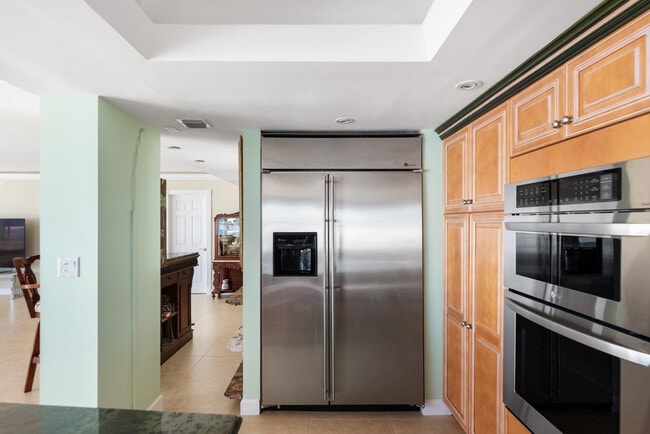 Building Photo - 2000 S Ocean Dr