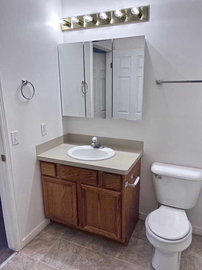 Building Photo - 280 E 700 S