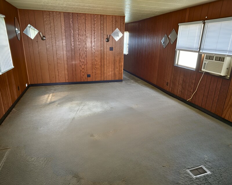 Building Photo - 905 W 37th Ave