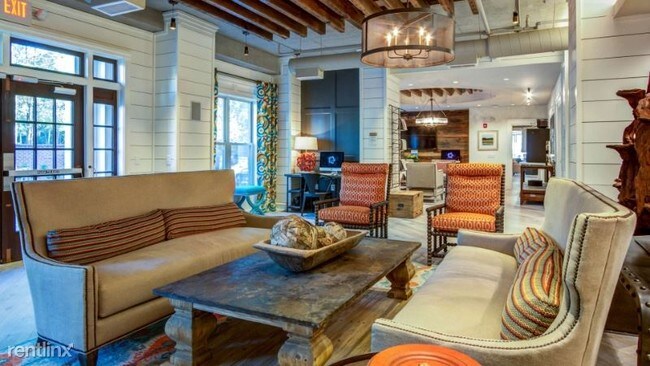 Building Photo - 215 Promenade Vista Street