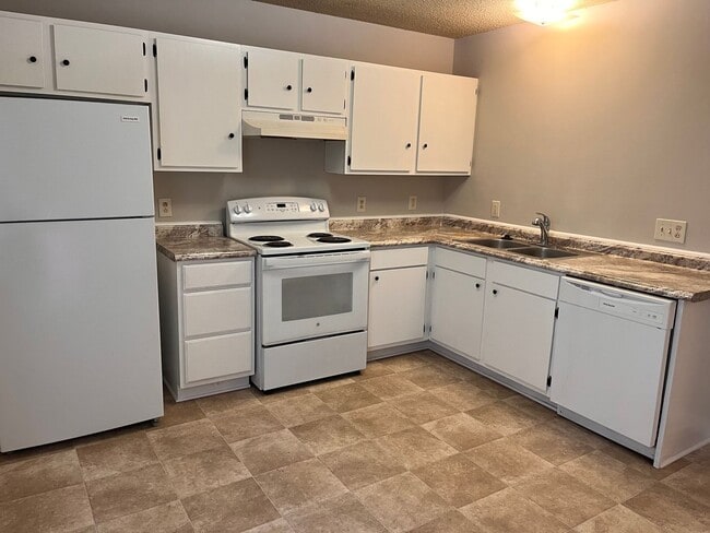 Building Photo - Lovely 3bedroom / 2bath Townhouse near NCSU!