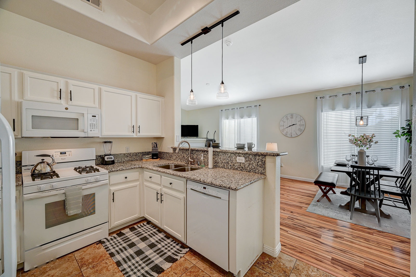 Building Photo - 3351 Indian Shadow St