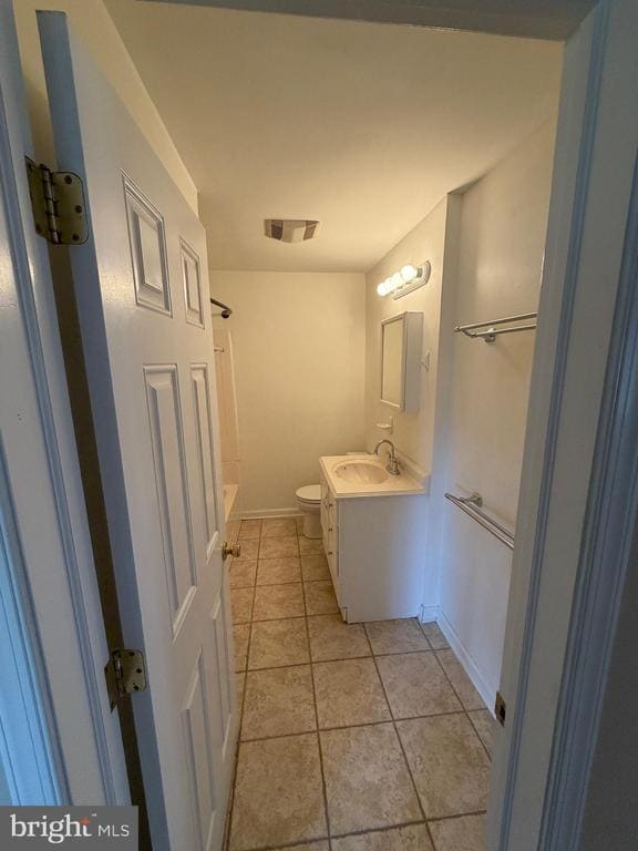 Building Photo - 15 W Floral Ave