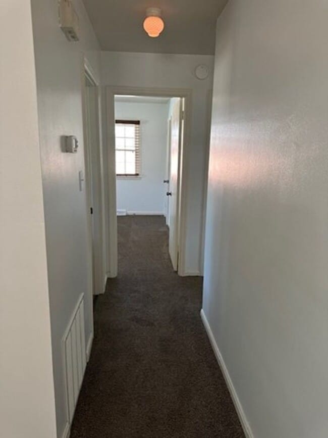Building Photo - Attractive 3 BR House in Beaumont! Finishe...