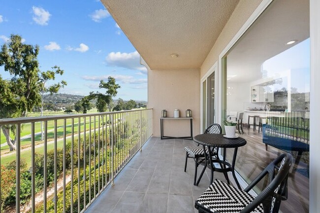 Building Photo - Beautifully remodeled 2 BR 2 BA condo w/ i...