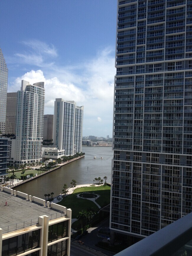 Building Photo - 500 Brickell Ave