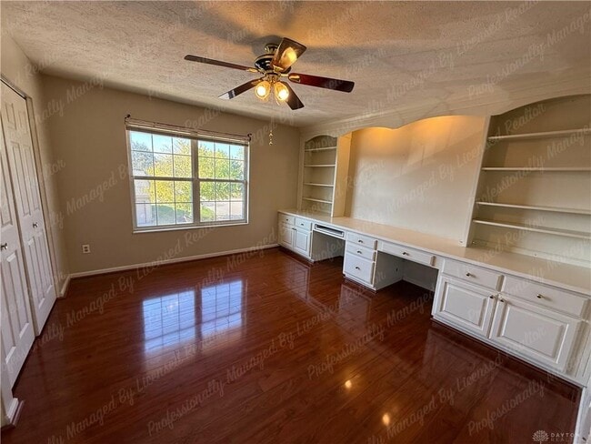 Building Photo - 1147 Captains Bridge