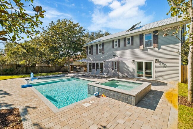 Building Photo - 383 Lakeview Dr