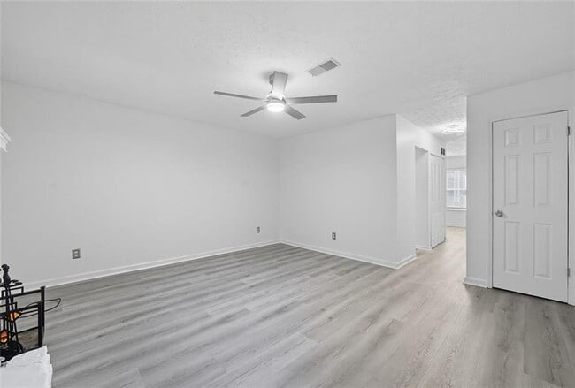 Building Photo - 6615 Sienna Ct