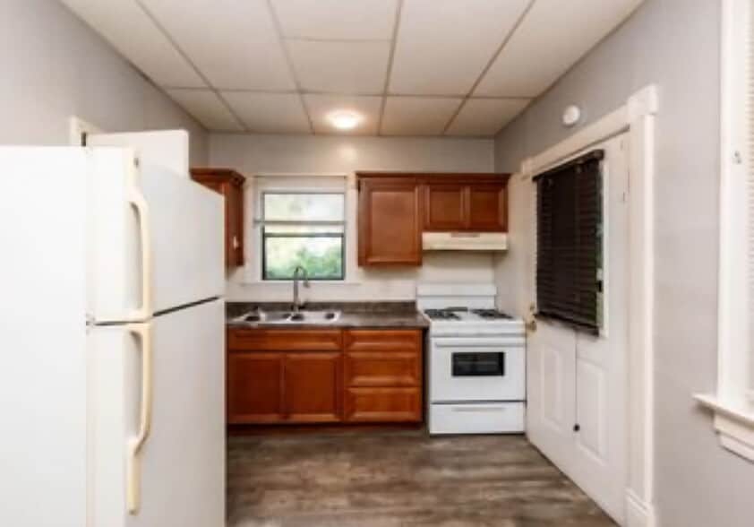 Building Photo - 312 N 10th St