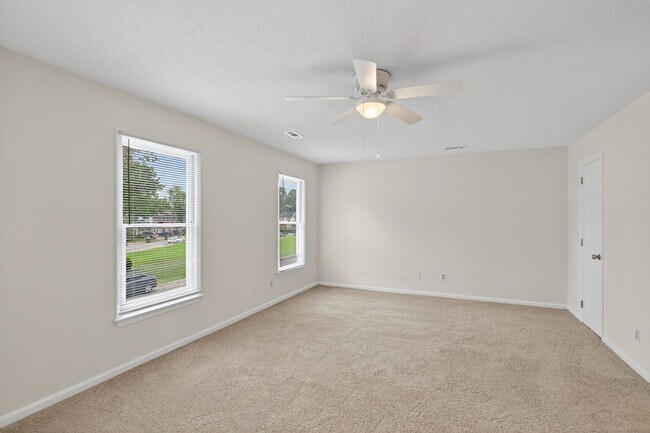 Building Photo - 39 W Wainwright Dr