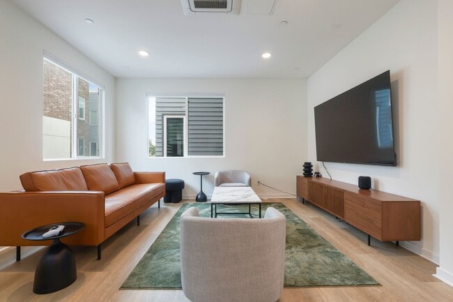 Building Photo - Detached Townhome - Private Roof Deck - With 360 Panoramic Views