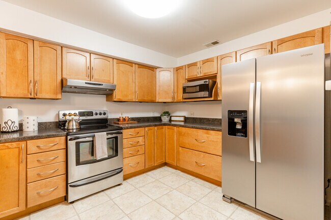 Building Photo - 2241 Lovedale Ln