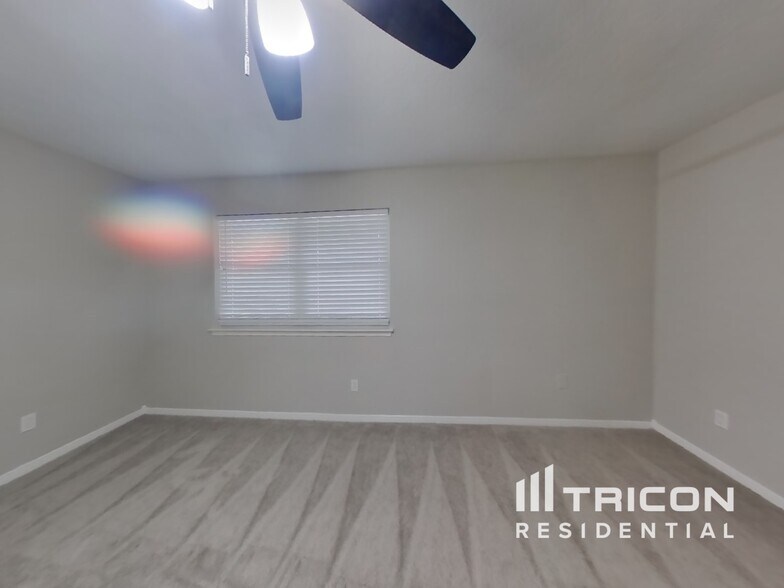 Building Photo - 6906 Falling Waters Dr