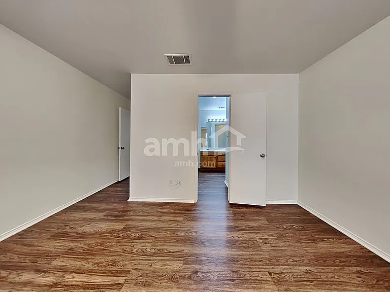 Building Photo - 2717 Castro Ln