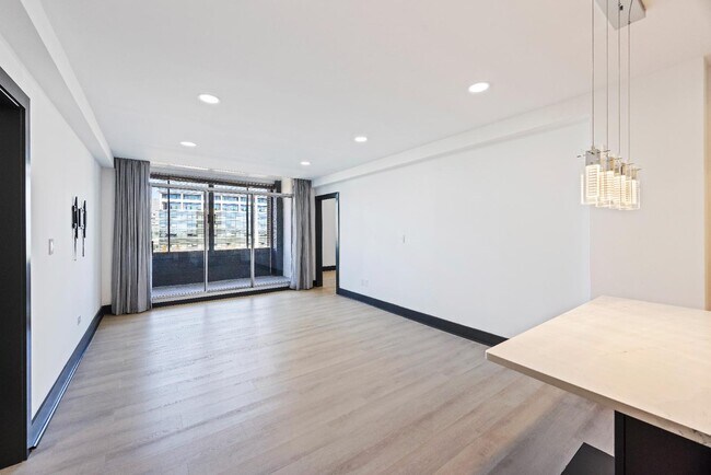 Building Photo - 14 Lockwood Dr