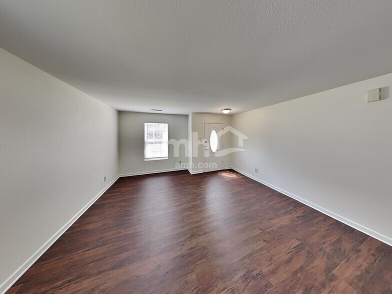 Building Photo - 1702 Bray Dr