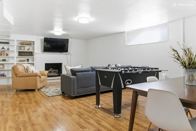 Building Photo - 4787 N Canyon Rd