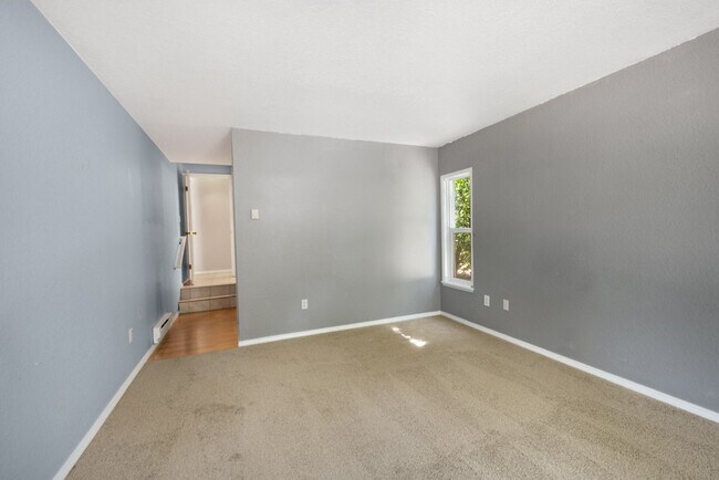 Building Photo - 4202 Factoria Blvd SE