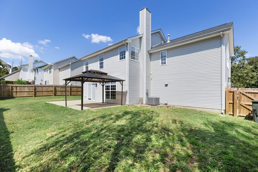 Building Photo - 2150 Blake Dr
