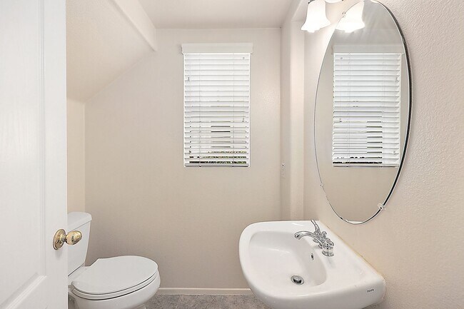 Building Photo - 2 Master Suites - 2 car garage - Townhome