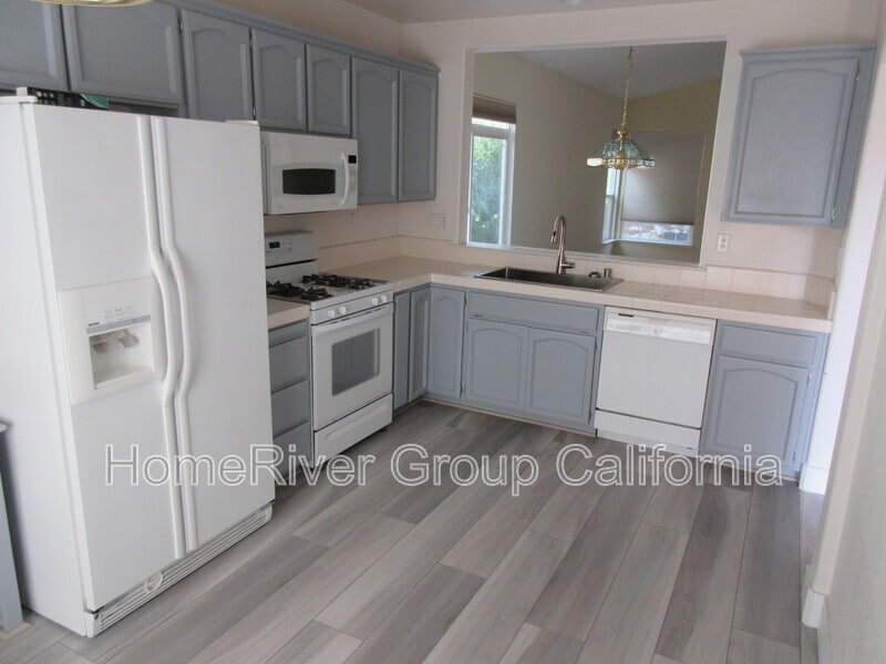 Building Photo - 121 Gilded Rock Cir