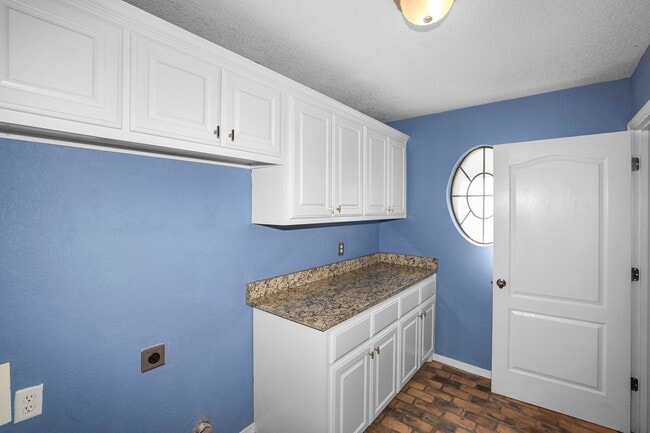 Building Photo - 8305 Challenge Dr