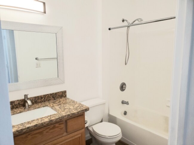 Building Photo - 1738 Thornton Pl