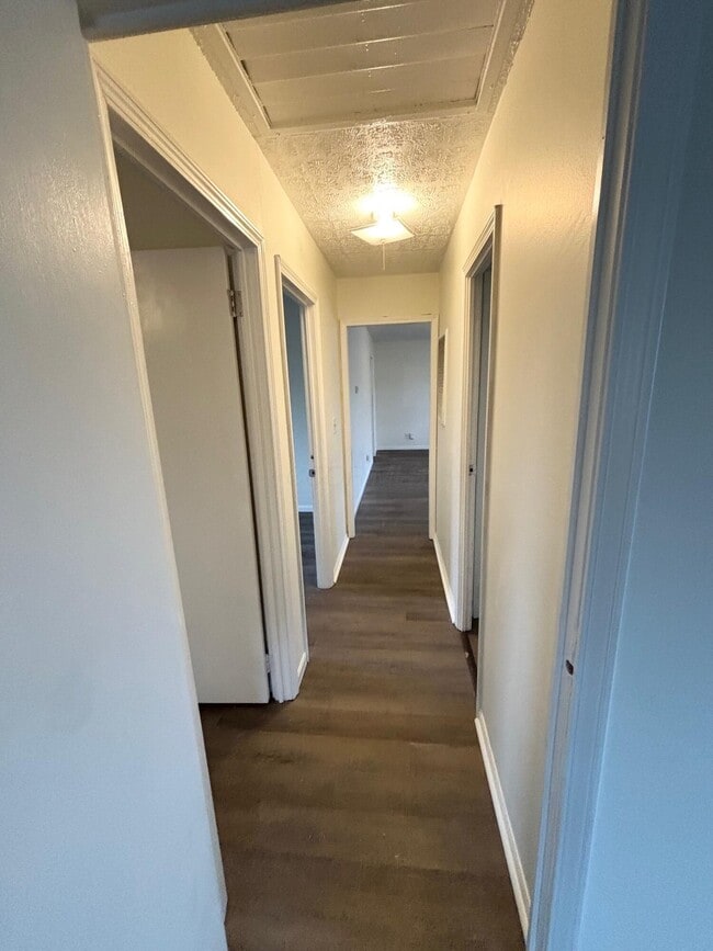 Building Photo - 7362 Sabre Ave