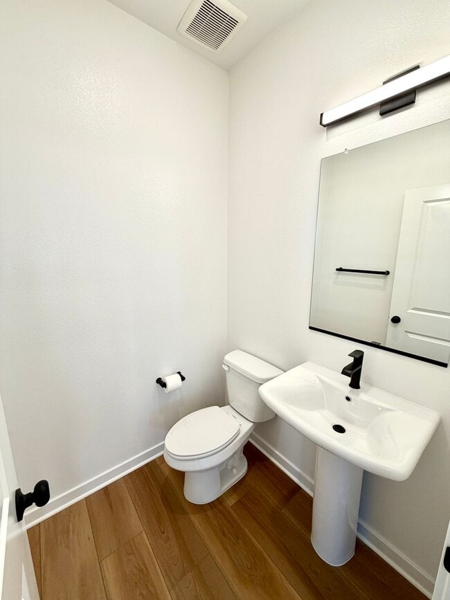 Building Photo - Brand-New Luxury Townhome for Lease in Claremont