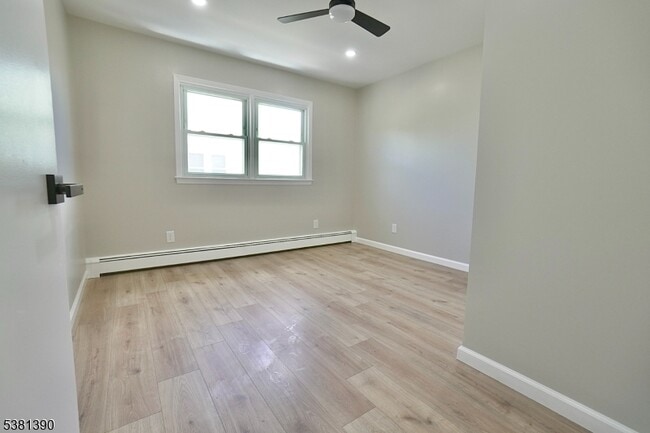 Building Photo - 467 Hobson Ave