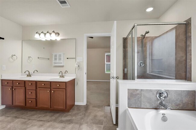 Building Photo - 5114 Espuela Ln