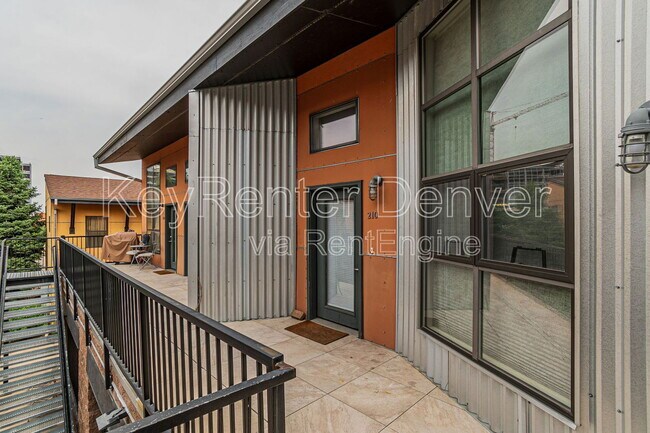 Building Photo - 3149 Blake St