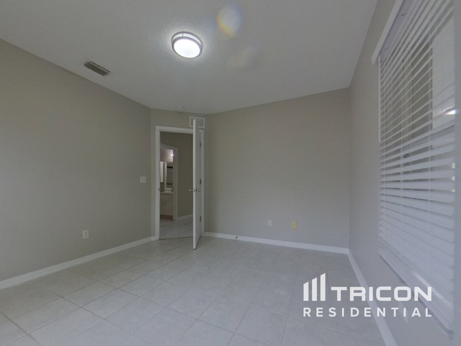 Building Photo - 3044 Juniper Dr
