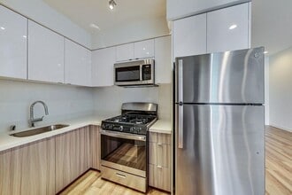 Building Photo - 950 Lofts